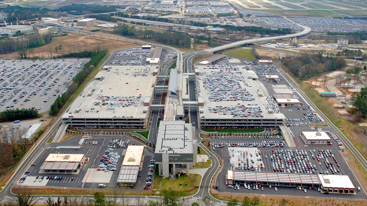 哈兹菲尔德-杰克逊亚特兰大国际机场- CONRAC自动旅客运输系统