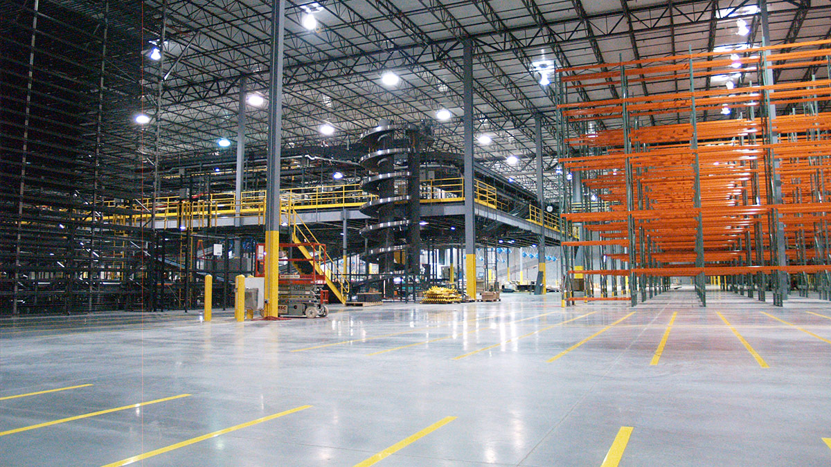 how big is a target distribution center