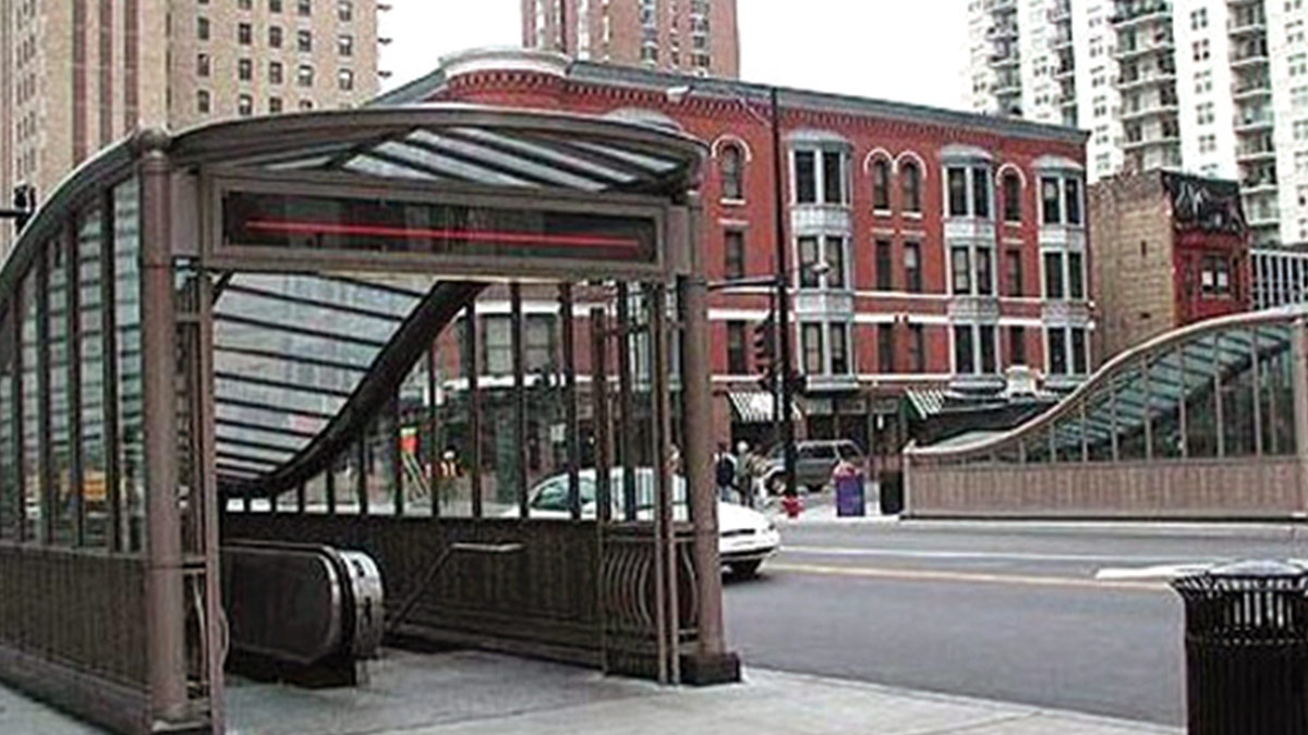 CTA Chicago and State Underground Station
